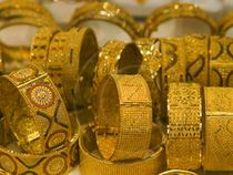 Gold Steadies As Fed Decision Awaited; Goldman Sachs Raises 1-Year Target To $2300/oz