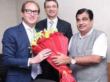 भारत में निवेश का यही है सही समय: गडकरी