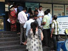 नोटबंदी खत्म फिर भी यूपी-उत्तराखंड में है कैश की कमी 