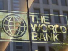 World Bank: नोटबंदी और GST की वजह से कम हो सकती GDP 