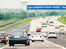JP ग्रुप बेचना चाहता है यमुना एक्‍सप्रेस वे के आसपास की जमीन 