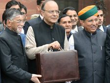 आर्थिक सर्वे पेश: 7.5 GDP ग्रोथ रहने का अनुमान