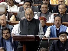 अब हर 5 साल में बढ़ेगा सांसदो का वेतन, बजट में हुआ एलान
