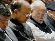 7वां वेतन आयोग: लाखों केंद्रीय कर्मचारियों को मोदी सरकार ने दिया झटका!
