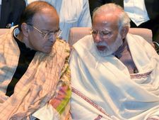अच्छी खबर या बुरी, अब नहीं आएगा नया वेतन आयोग, पर बढ़ती रहेगी सैलरी!