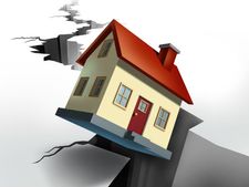 घर का बीमा करवा रहे हैं तो ये 6 चीजें जरूर याद रखें 