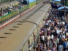 7वां वेतन आयोग: रेलवे कर्मचारी भूख हड़ताल पर 