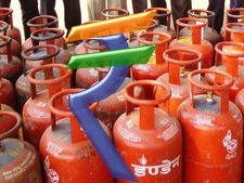 LPG सब्सिडी के पैसे नहीं आ रहे खाते में, तो ऐसे करें चेक 