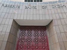 दिवालिया होने की कगार पर 60 कंपनियां 