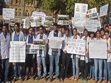 मराठों के आरक्षण मांग के लिए महाराष्ट्र बंद