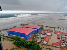 केरल में बाढ़ पीड़ित व्‍यक्ति ऐसे करें इंश्‍योरेंस क्‍लेम!! 