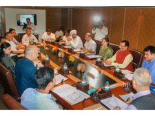 पेट्रोल-डीजल उत्‍तर भारत के 6 राज्‍यों में हो सकता है सस्‍ता, समान वैट को मिली सहमति
