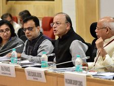 जीएसटी से 6 महीने सुस्‍त पड़ गयी थी देश की आर्थिक रफ्तार