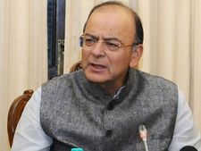 अरुण जेटली: बैड लोन के ल‍िए सरकारी बैंकों के 6 हजार से ज्‍यादा अधिकारी जिम्‍मेदार 