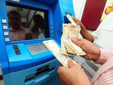 UPI के माध्‍यम से भी ATM से निकाल सकेंगे पैसा 