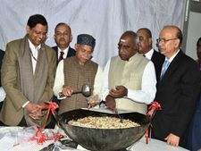 Budget 2019 : हलवा सेरेमनी के साथ बजट की प्रिंटिंग शुरू