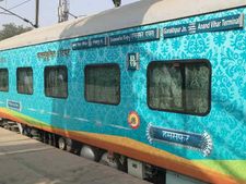 Budget 2019 से पहले Rail कर्मचारियों को बड़ा तोहफा, फ्री यात्रा के लिए बढ़ाई आयु सीमा
