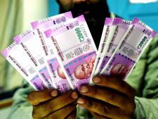आरबीआई ने घटाई 2000 रु के नोटों की प्र‍िंट‍िंग