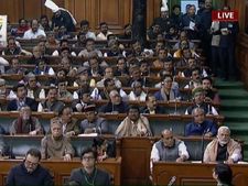 लोकसभा में पास हुआ सवर्णों से जुड़ा आरक्षण, आज राज्‍यसभा में किया जाएगा पेश