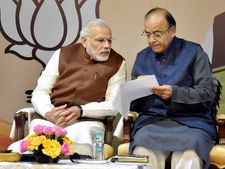 मोदी सरकार ने केंद्रीय कर्मचारियों को द‍िया तोहफा, DA में 3% की बढ़ोतरी