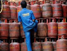 Gas cylinder, दालें और सीमेंट आज से महंगी, जानें नए रेट 