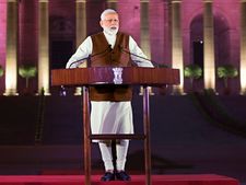 Narendra Modi ने दूसरी बार ली PM पद की शपथ, वित्तमंत्री का अभी तक ऐलान नहीं 