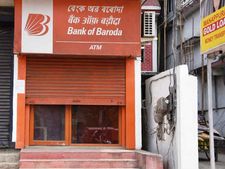 देश में घट रहे एटीएम, आरबीआई की रिपोर्ट में खुलासा