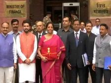 बजट 2019 : 159 साल बाद टूटा वित्त मंत्री और लाल सूटकेस का साथ 