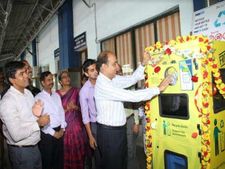 प्लास्टिक की खाली बोतल के बदले रेलवे देगी 5 रुपये, बनाएगी टी-शर्ट