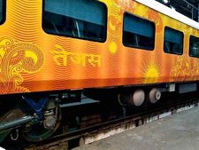 तेजस ट्रेन को पहले महीने 70 लाख रुपए का हुआ फायदा 