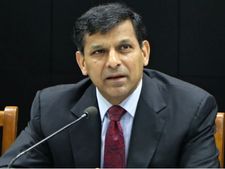 पूर्व आरबीआई गवर्नर रघुराम राजन : कंस्ट्रक्शन और प्रॉपर्टी इंडस्ट्रीज हैं टाइम बम