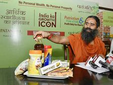 बाबा रामदेव की पतंजलि का मेगा प्लान, अब किसानों की करेंगे मदद
