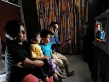 लॉकडाउन में ऑफर : पहले TV देखें, बाद में पैसे दें