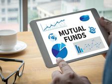 कोरोना संकट : एसआईपी के जरिए Mutual Fund में जारी रखें निवेश, मिलेगा फायदा