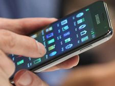 SBI ग्राहक हो जाएं सावधान, गलती से भी फोन में न रखें ये App