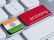 Economy : बुरे हैं हालात, चारों तरफ से बड़ रहा दबाव