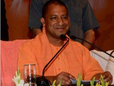 UP बनेगा 1 ट्रिलियन डॉलर की इकोनॉमी, ये है योगी आदित्यनाथ का मास्‍टर प्‍लान 