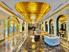  Gold में बना है पूरा होटल, चम्मच से लेकर बाथटब तक हर चीज है सुनहरी
