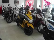 Honda : मोटरसाइकिलों और स्कूटरों पर मिल रहा भारी डिस्काउंट, जल्दी उठाएं फायदा