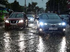 बारिश में ऐसे करें अपनी Car की देखरेख, नहीं होगी परेशानी