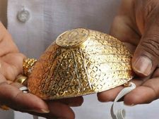 बेरोजगार होने के बाद इस शख्स ने तैयार किए सोने-चांदी के मास्क, अब हो गया मालामाल