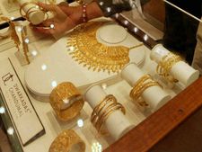 Gold Silver Rate : लगातार ग‍िरने के बाद क‍ीमतों में आया तेजी
