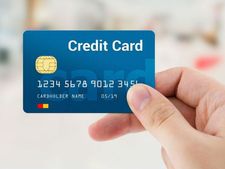 पहली बार ले रहे Credit Card, तो नुकसान से बचने के लिए इन बातों का रखें ध्यान