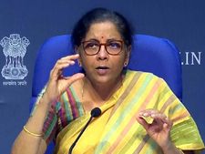 Economic Survey : क्रेडिट रेटिंग एजेंसियों पर उतारा गुस्सा 
