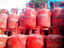LPG Cylinder पर 700 रु बचाने का मौका, ऐसे उठाएं फायदा