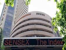 Share Market : बाजार का नया रिकॉर्ड, पहली बार 52400 के पार खुला सेंसेक्स