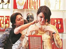 और सस्‍ता हुआ सोना-चांदी, मार्च में आई 1643 रु की जबरदस्‍त ग‍िरावट 