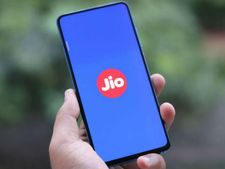 Jio Recharge Plan : 300 रु ज्यादा खर्च करने पर 8 महीने अधिक मिलेगी वैलिडिटी