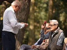 पेंशनर्स के लिए बड़ी खबर : लाइफ सर्टिफिकेट के लिए अब Aadhaar जरूरी नहीं