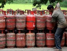 LPG : सिर्फ 9 रु में पाएं गैस सिलेंडर, जानिए कब तक है मौका